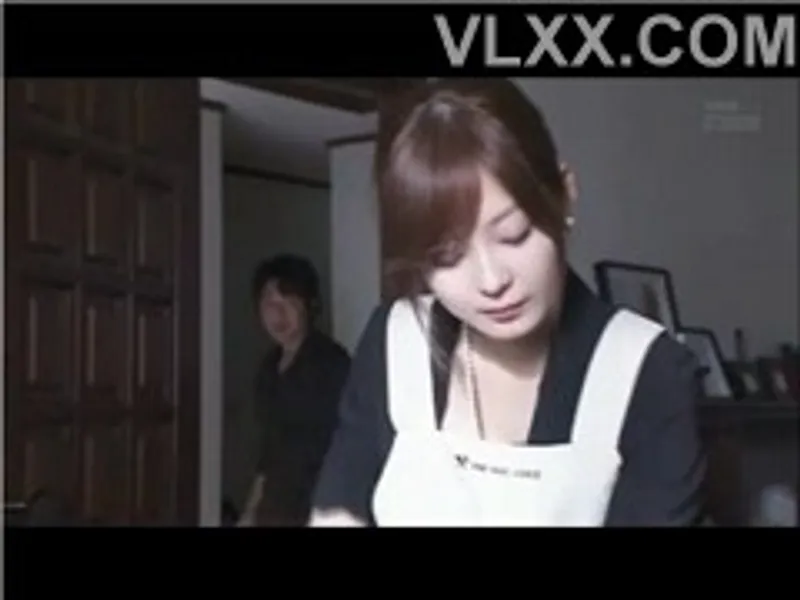 ông xã đi công việc, vợ ở nhà bị anh rể cưỡng hiếp